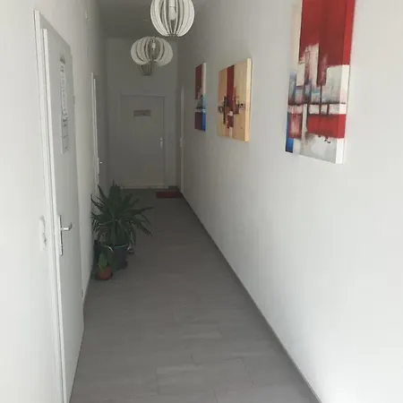 & Hofacker Apartment *